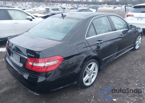 2013 Mercedes-Benz E 350 4Matic z USA, uszkodzony, nr VIN WDDHF8JB9DA764659